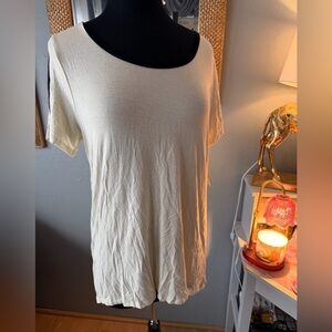 NWT!! 🖤 LuLaRoe Elegant Cream Women's Top